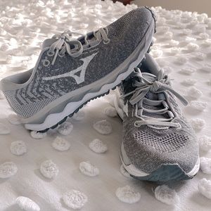 MIZUNO Wavesky Waveknit sneaks👟🏃🏽‍♀️